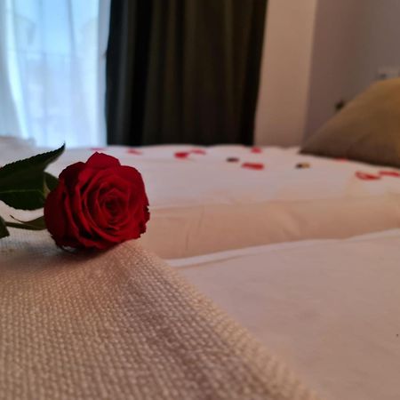 Hotel Camino De Las Estrellas Serranillos ภายนอก รูปภาพ