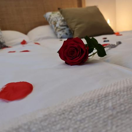 Hotel Camino De Las Estrellas Serranillos ภายนอก รูปภาพ