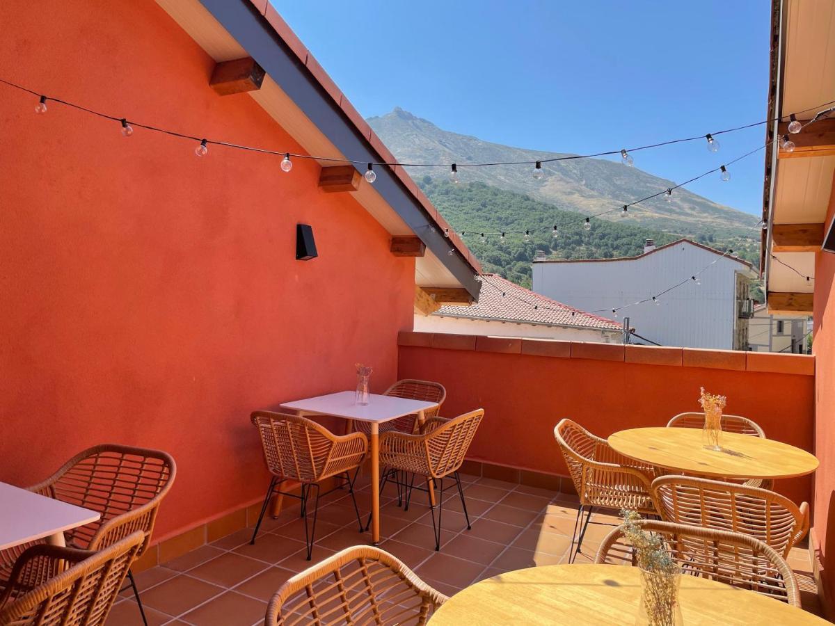 Hotel Camino De Las Estrellas Serranillos ภายนอก รูปภาพ