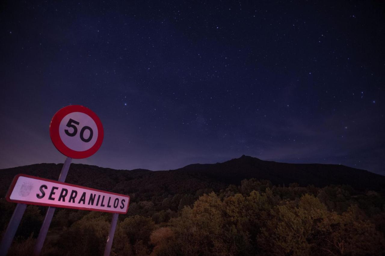 Hotel Camino De Las Estrellas Serranillos ภายนอก รูปภาพ