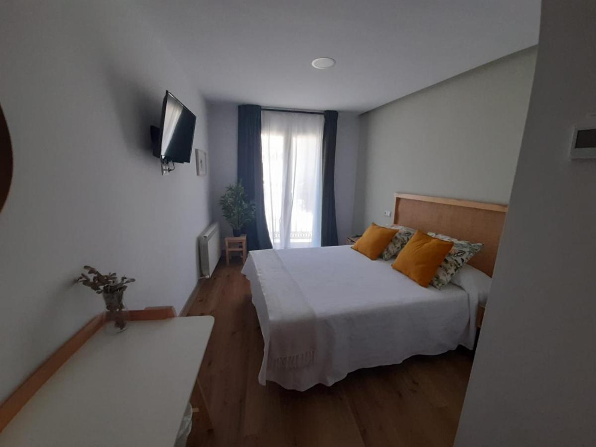 Hotel Camino De Las Estrellas Serranillos ภายนอก รูปภาพ